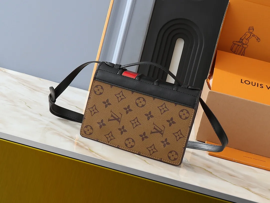 Louis Vuitton Book Chain Wallet M81830 - 图片 3