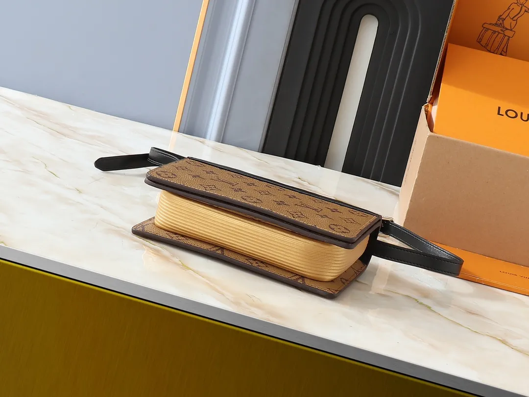 Louis Vuitton Book Chain Wallet M81830 - 图片 6