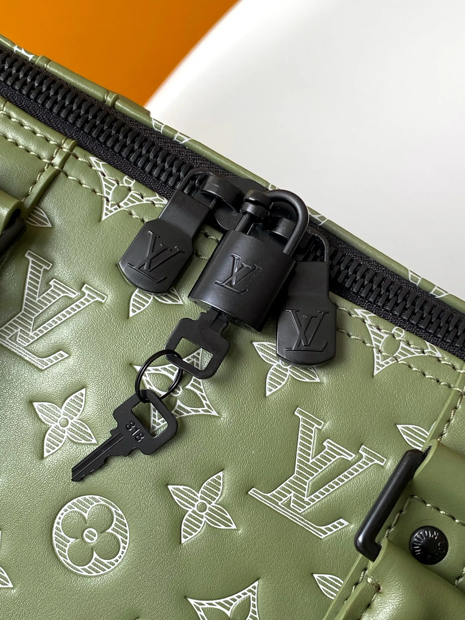 Louis Vuitton Keepall Bandoulière 50 M12504 - Image 8