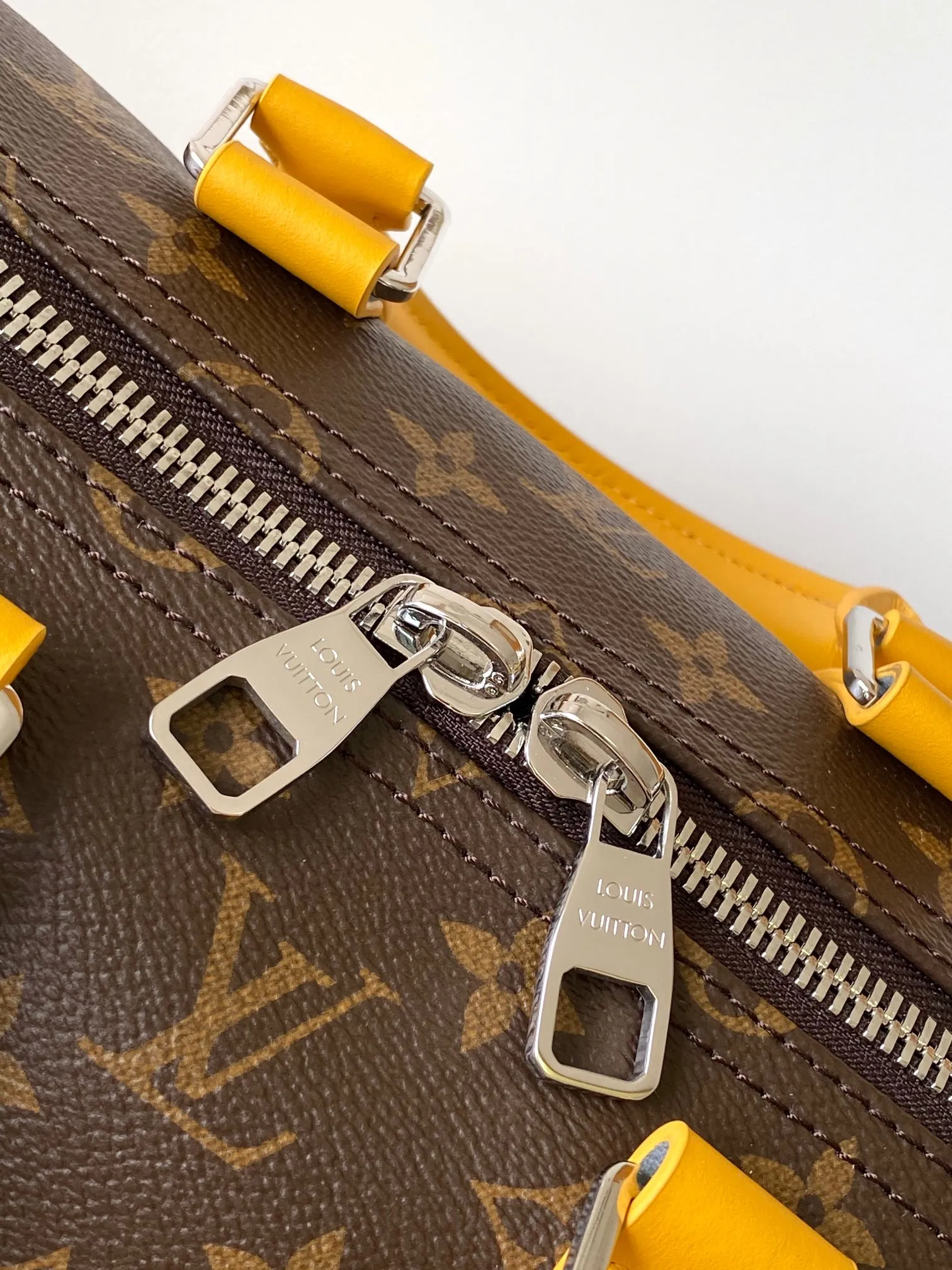 Louis Vuitton Keepall Bandoulière 35 M13201 - Image 7