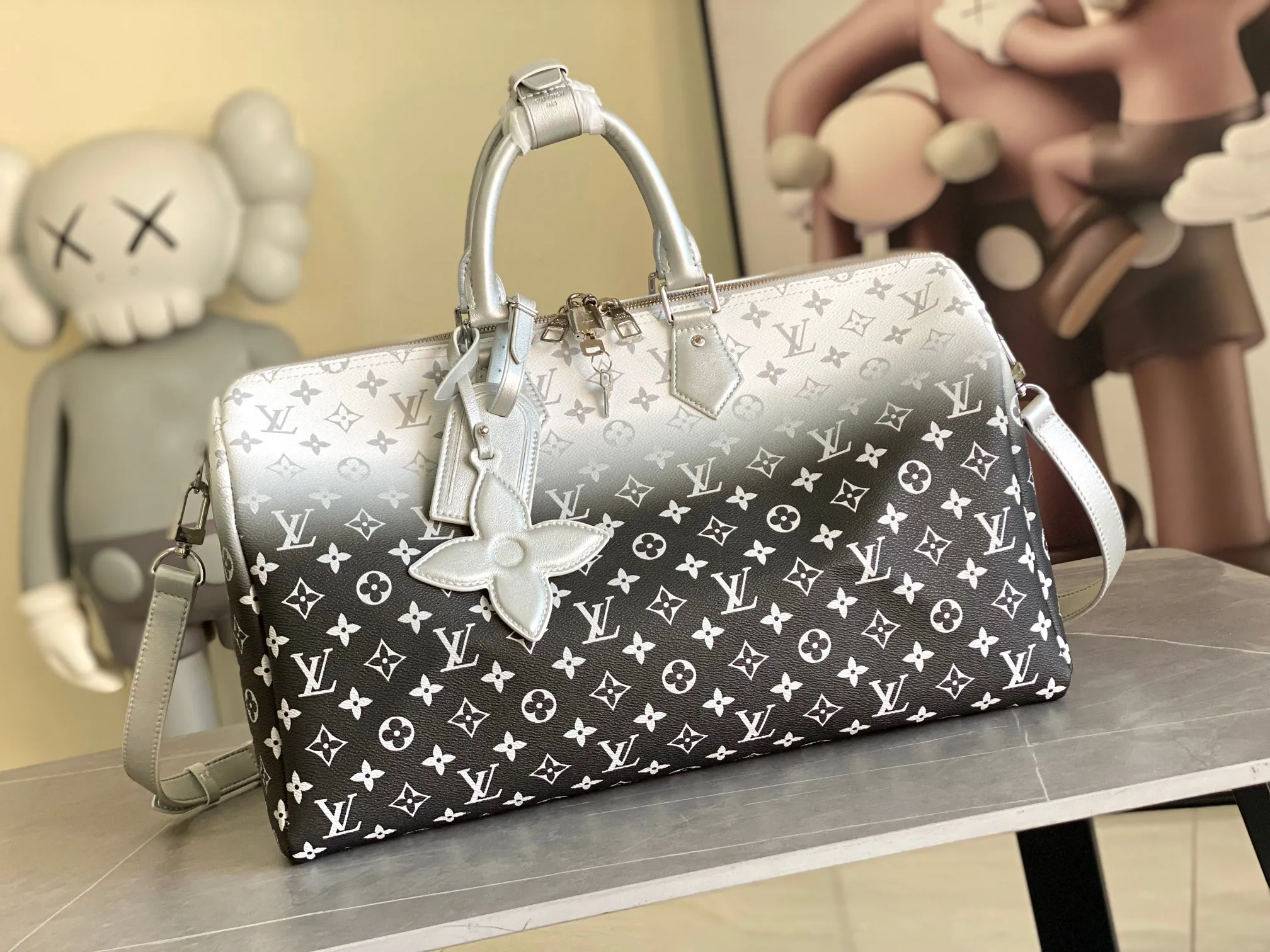 Louis Vuitton Keepall Bandoulière 45 M12067 - Image 3