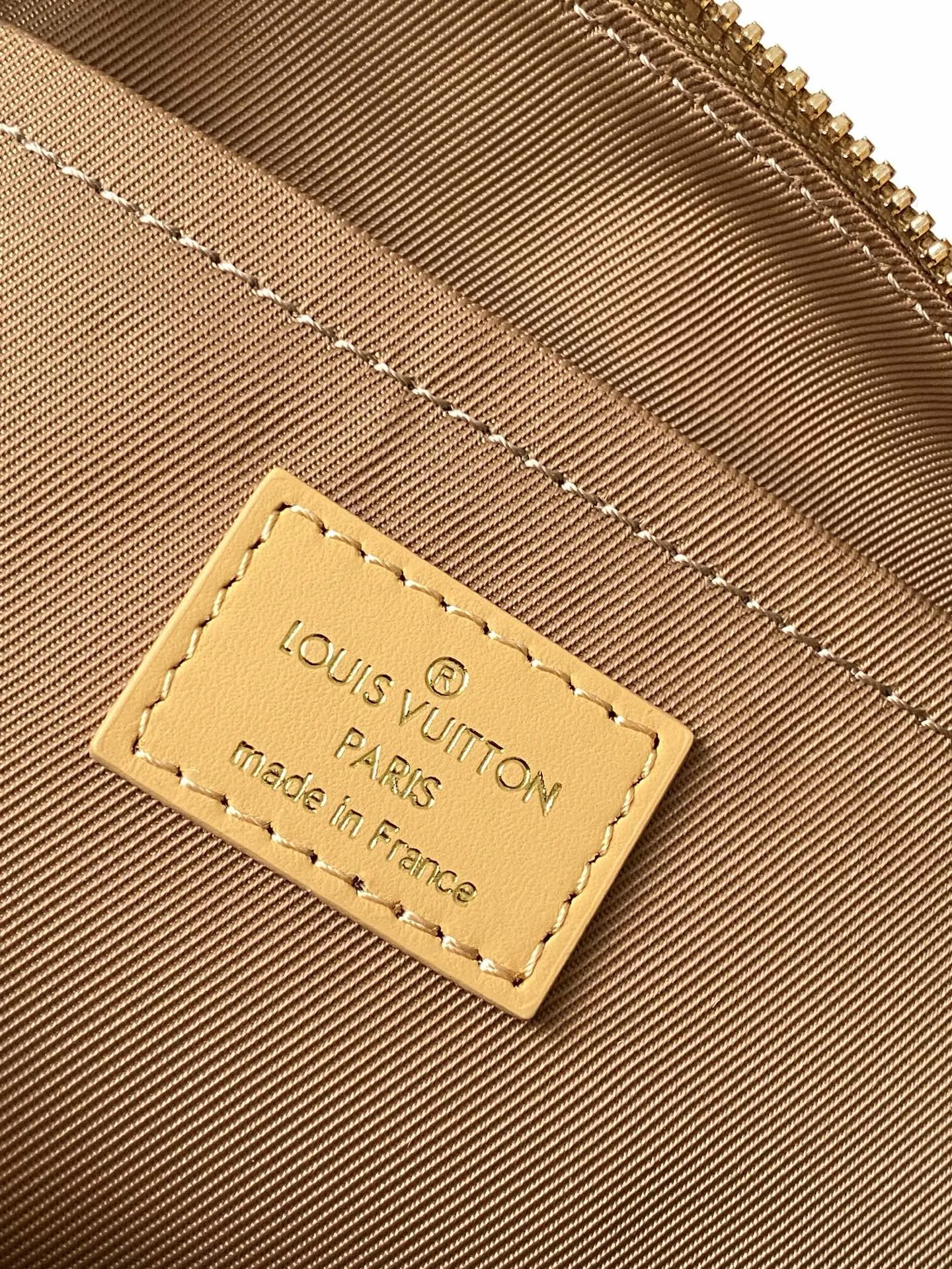 Alternative view of Louis Vuitton Keepall Bandoulière 25 M12627
