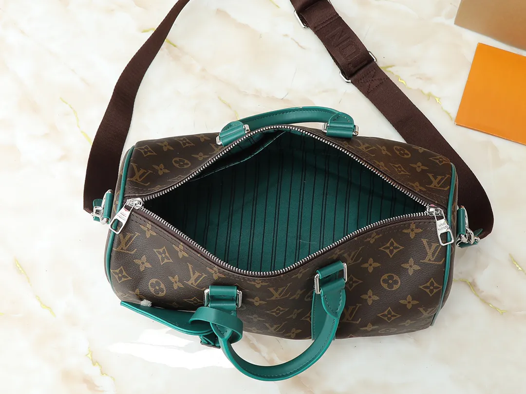 Alternative view of Louis Vuitton Keepall Bandoulière 35 M12765