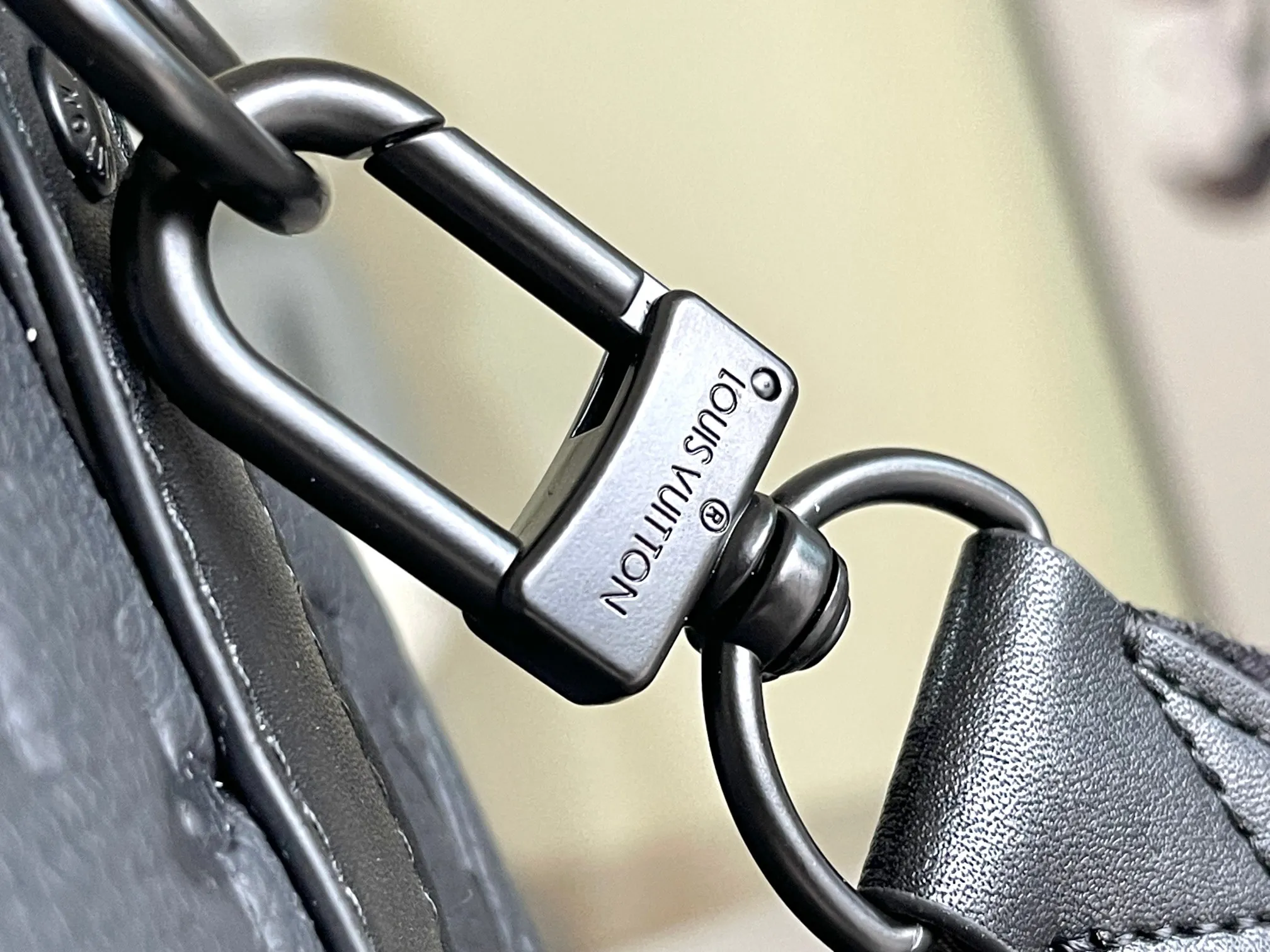 Alternative view of Louis Vuitton Keepall Bandoulière 35 M22765