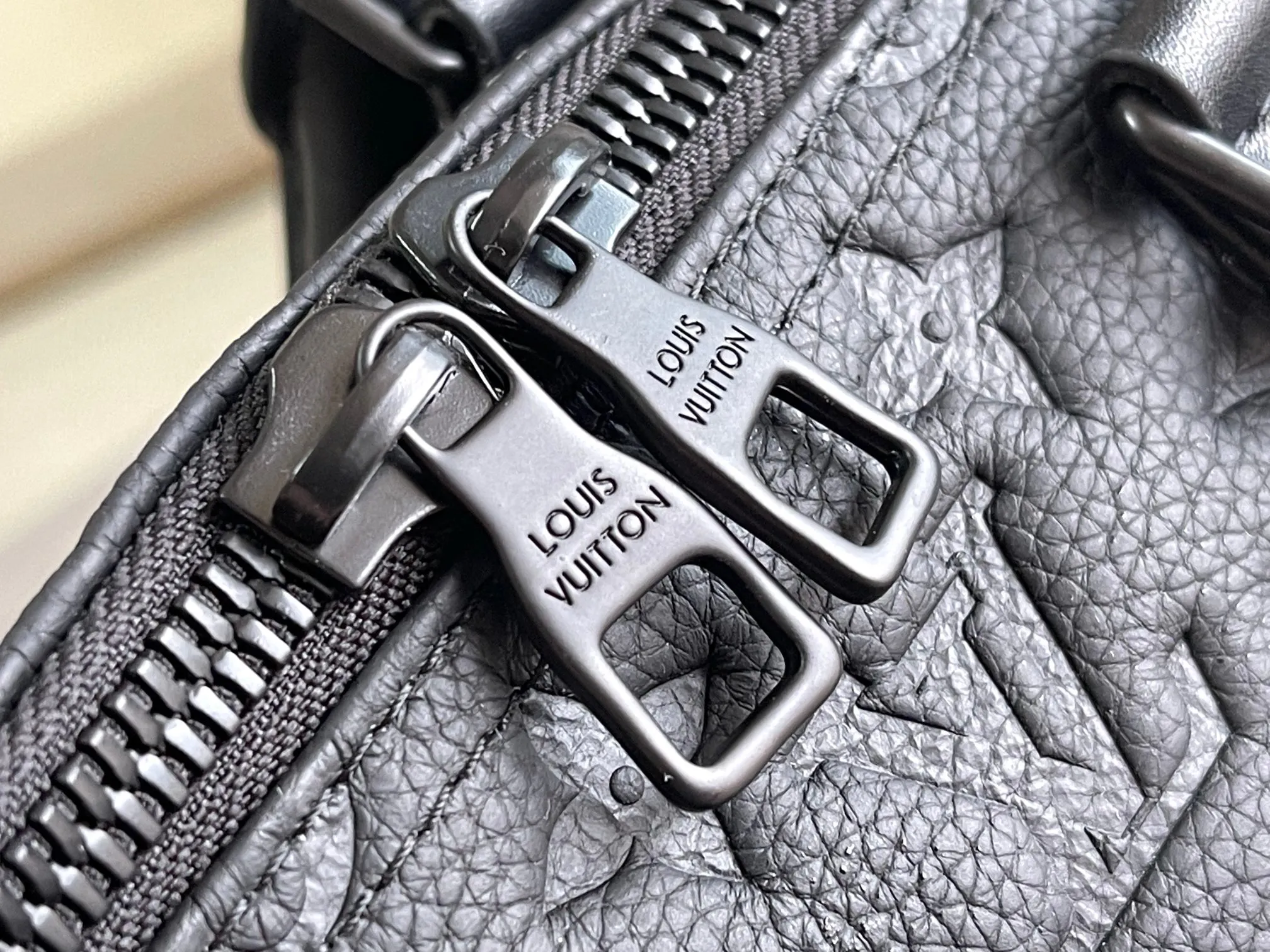 Louis Vuitton Keepall Bandoulière 35 M22765 - 图片 10