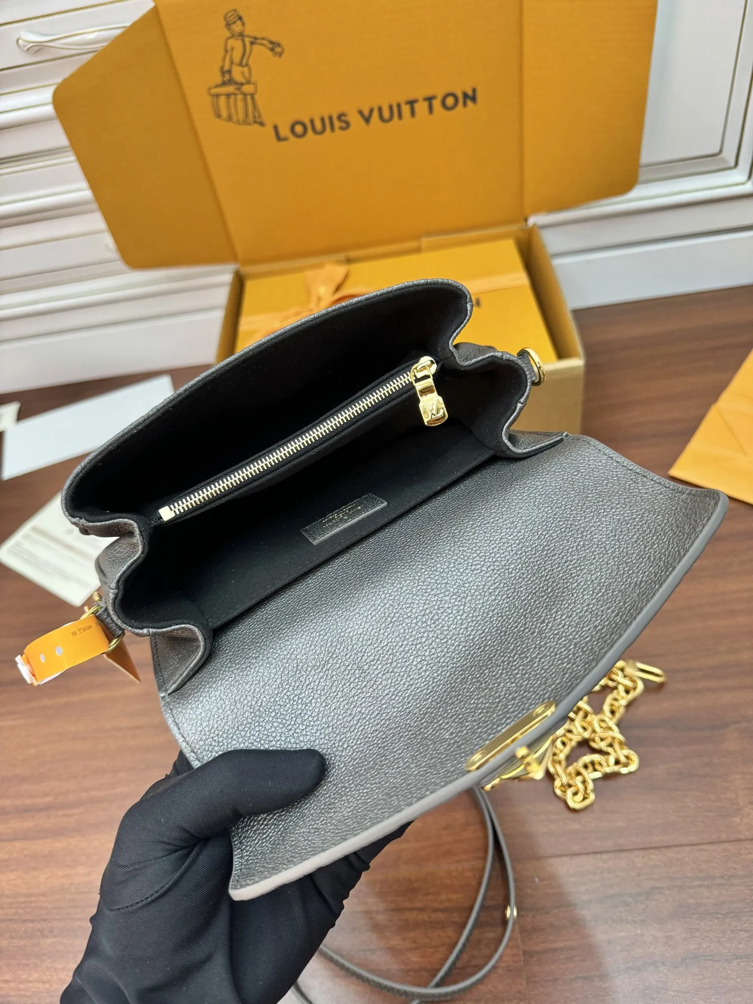 Louis Vuitton Pochette Métis East West M11998 - Image 7