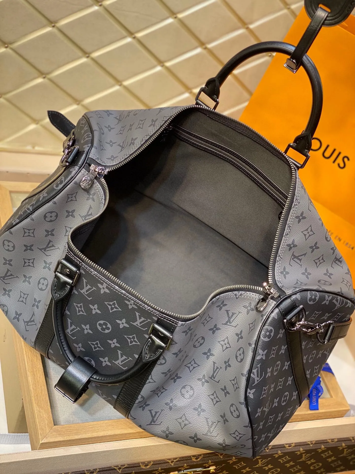 Louis Vuitton Keepall Bandoulière 50 M45392 - Image 6