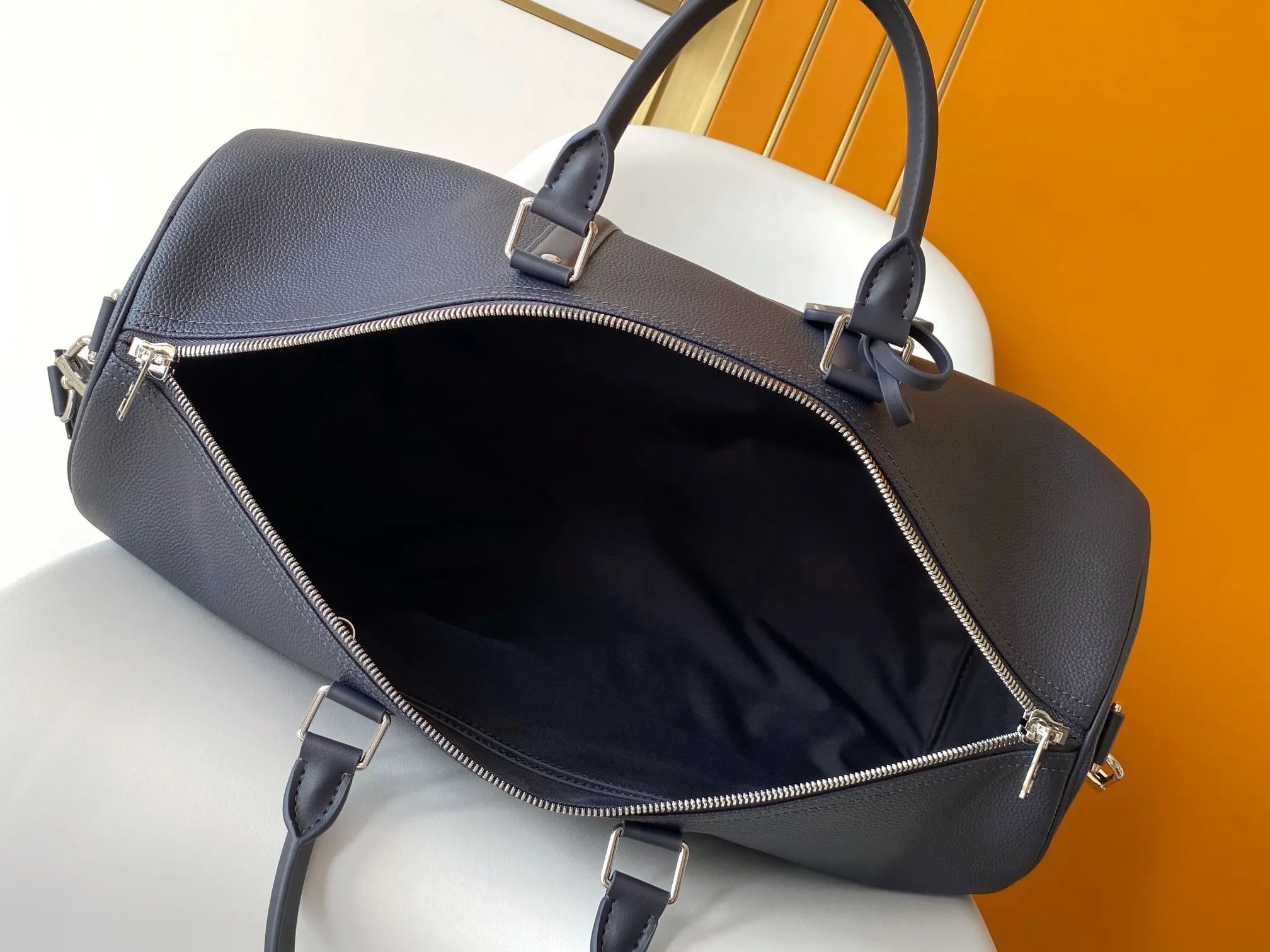 Alternative view of Louis Vuitton Keepall Bandoulière 50 M11693