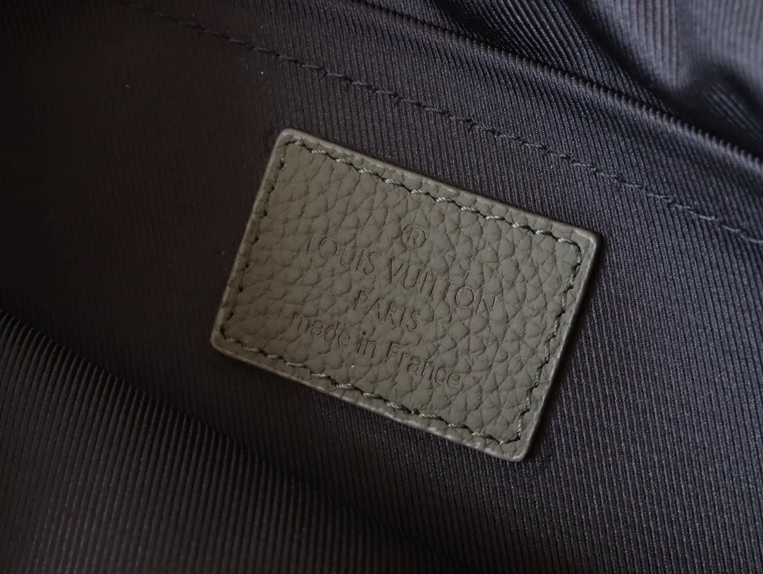 Alternative view of Louis Vuitton Pochette To-Go M12499