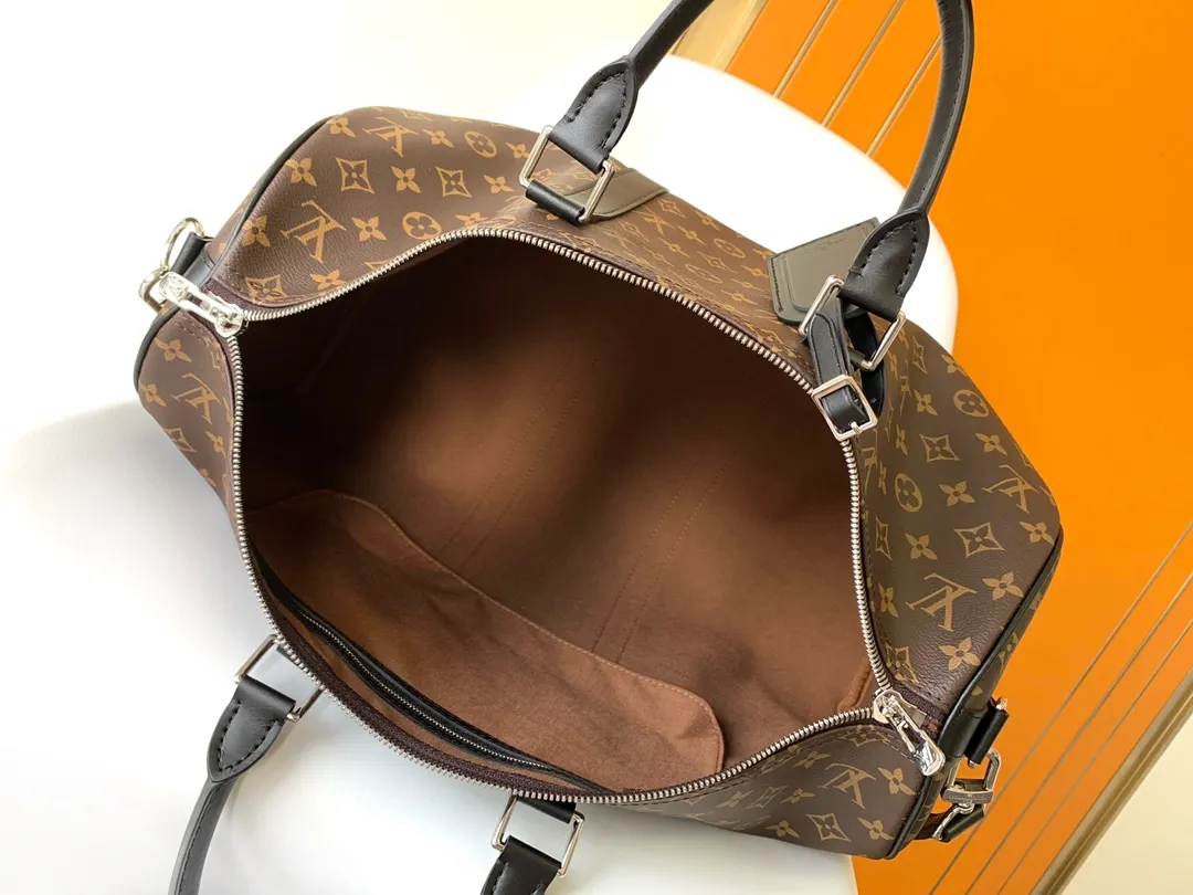 Alternative view of Louis Vuitton Keepall Bandoulière 55 M56714