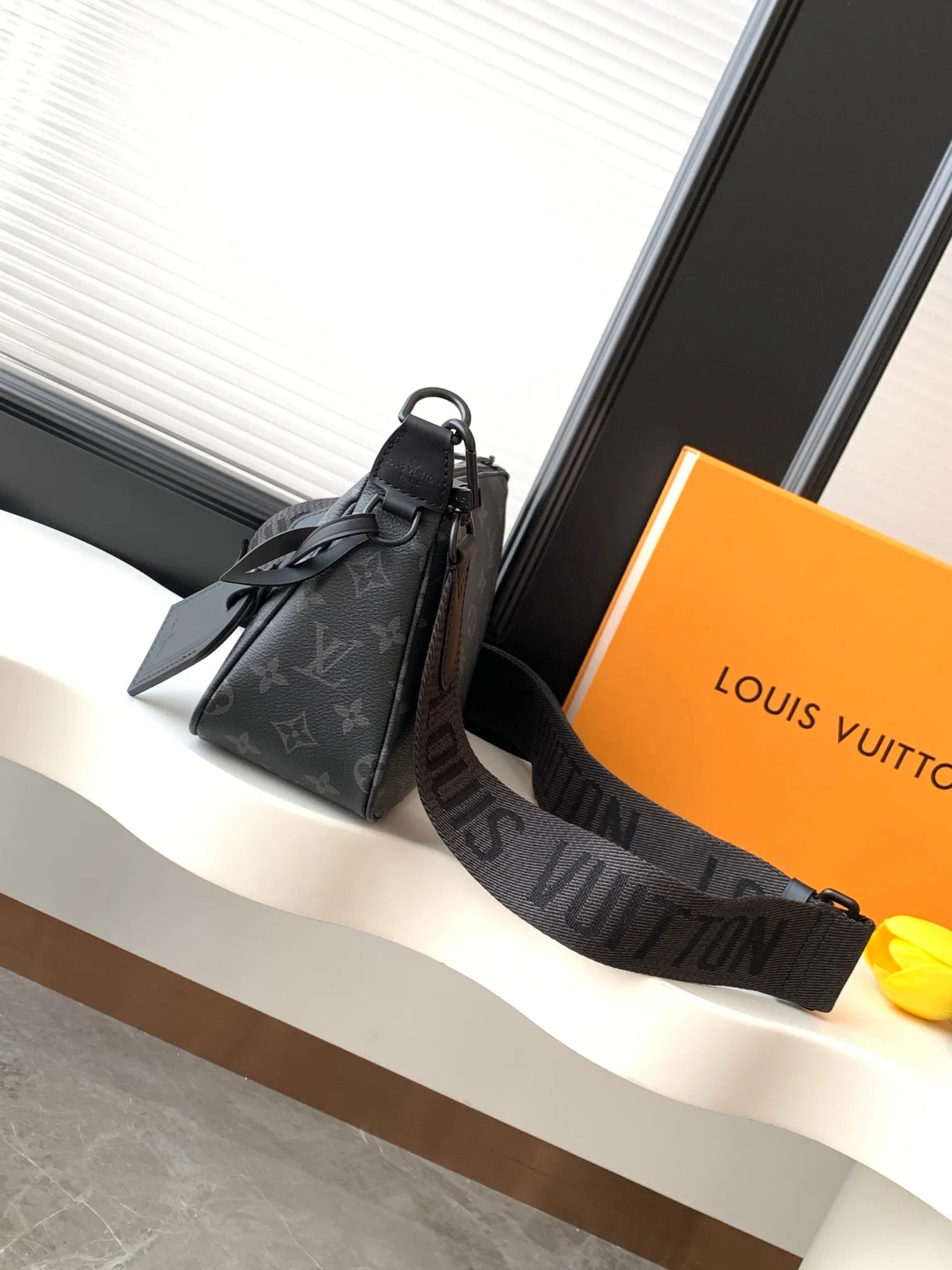Louis Vuitton Pochette Accessoire XL M11741 - Image 4