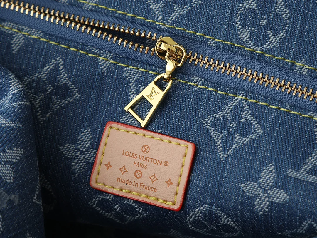 Louis Vuitton Pochette Cosmetique M24317 - Image 10