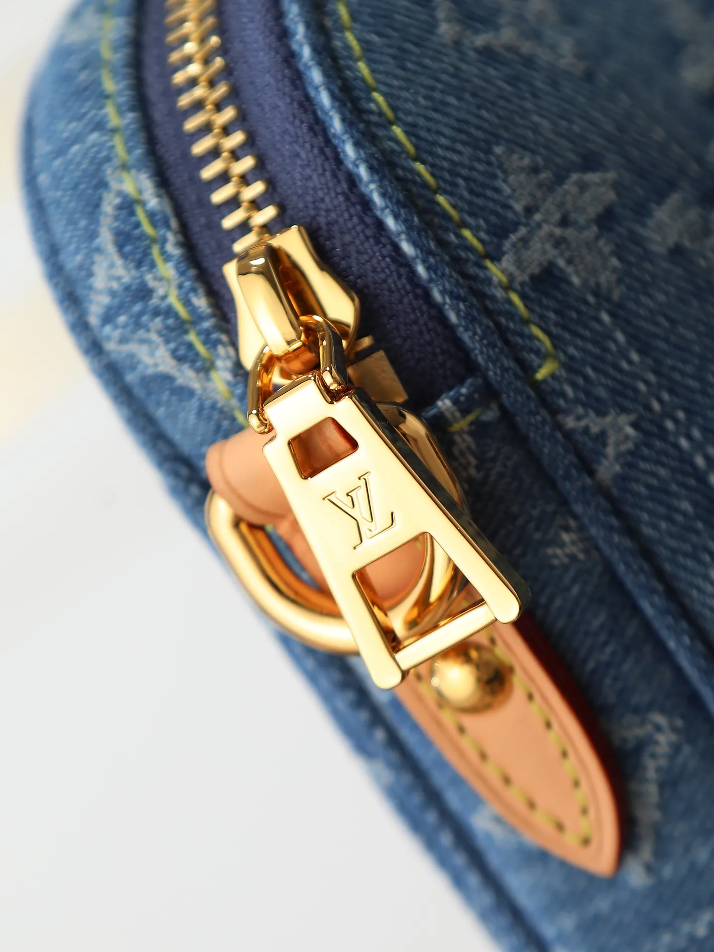 Louis Vuitton Fairfax Pochette M82948 - Image 8
