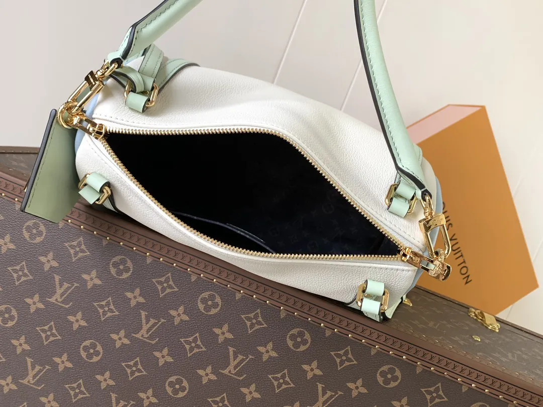 Louis Vuitton Express PM M26905 - Image 9