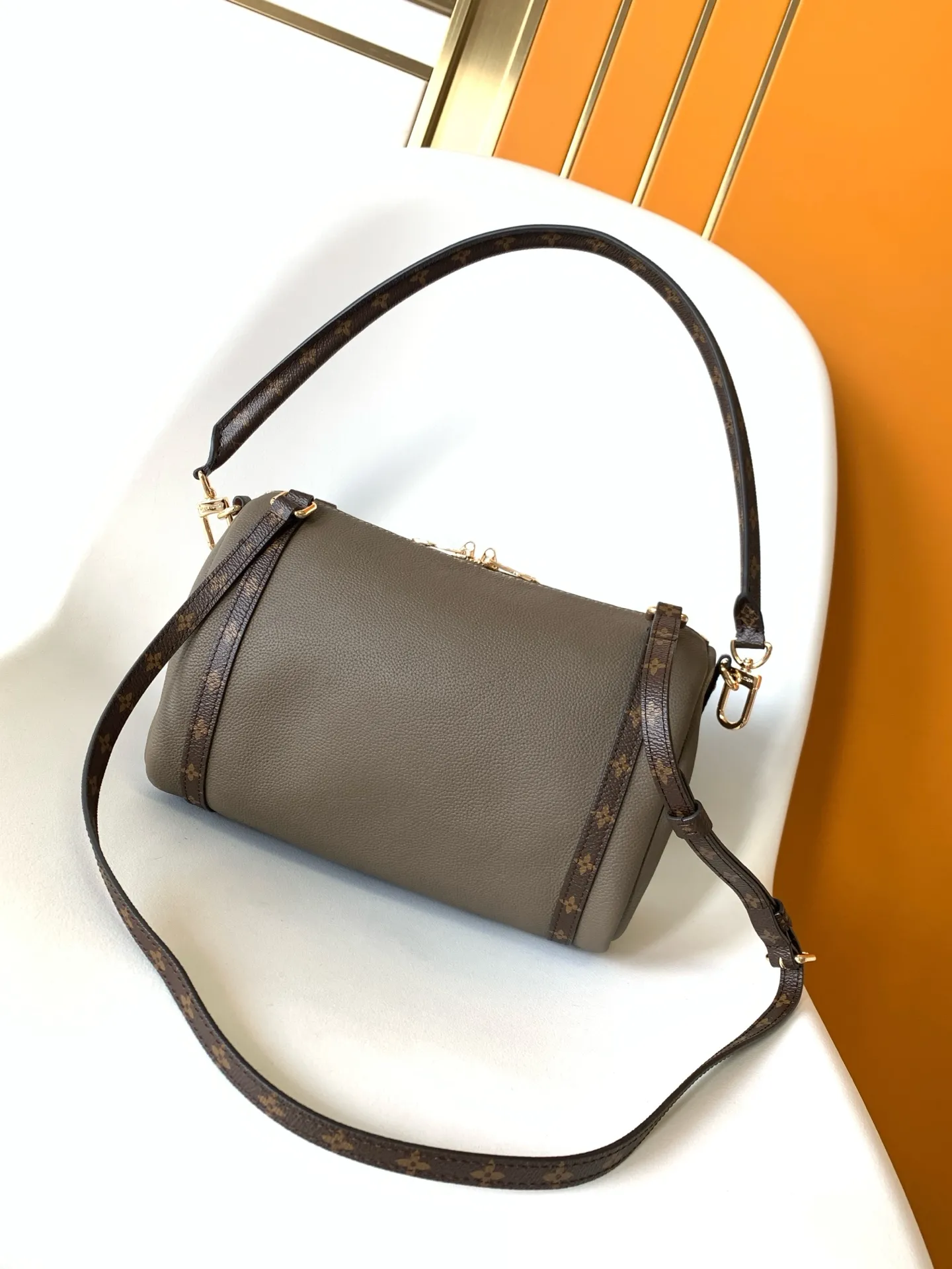 Alternative view of Louis Vuitton Express PM M26360