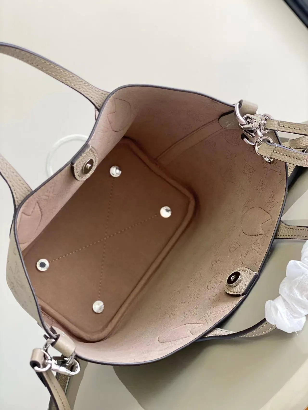 Louis Vuitton Blossom PM M21849 - 图片 3