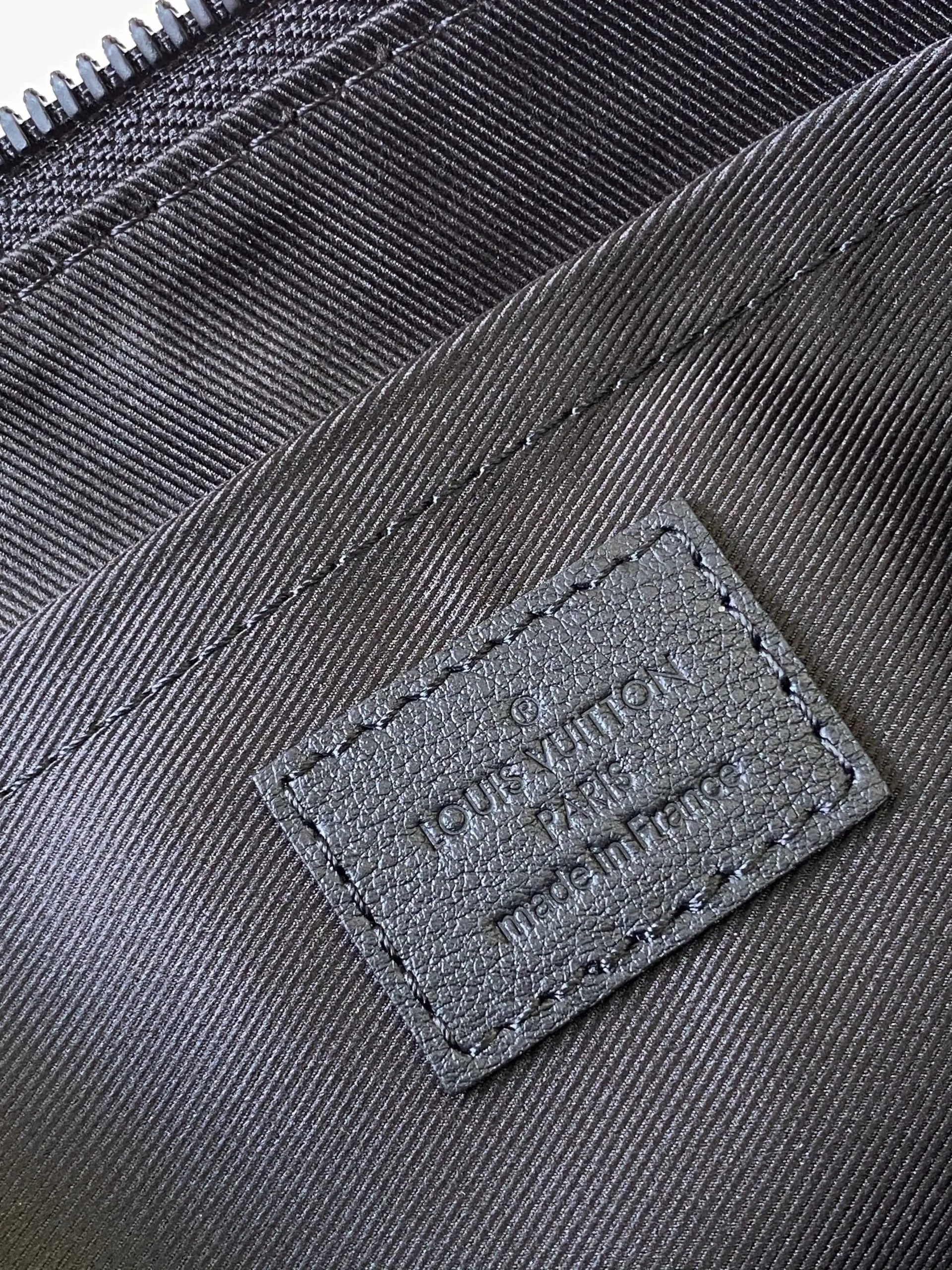 Alternative view of Louis Vuitton Pochette Voyage Souple M82543