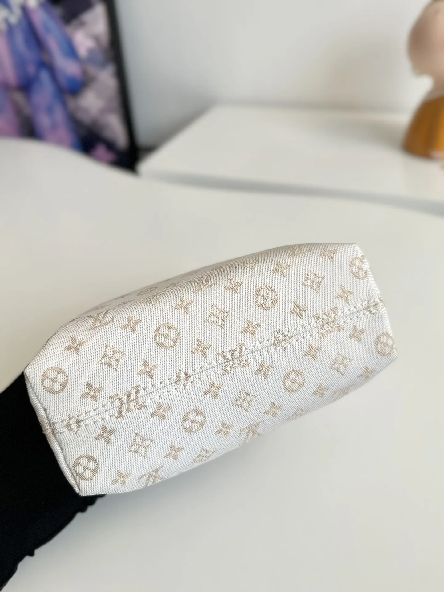 Alternative view of Louis Vuitton Hills Pochette M12433