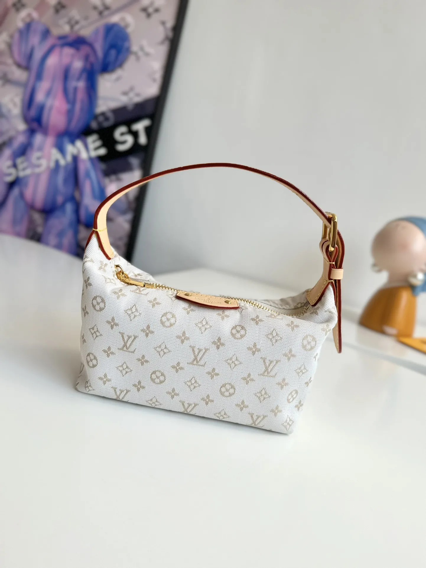 Louis Vuitton Hills Pochette M12433 - Image 8