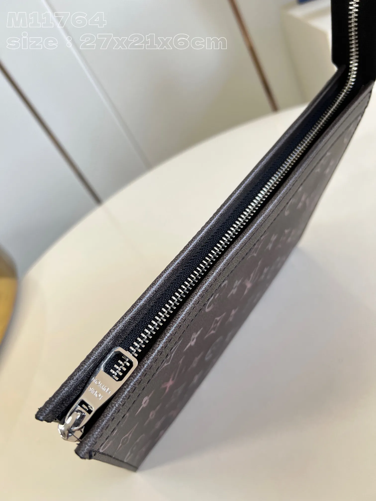 Louis Vuitton Pochette Voyage MM M11764 - 图片 9