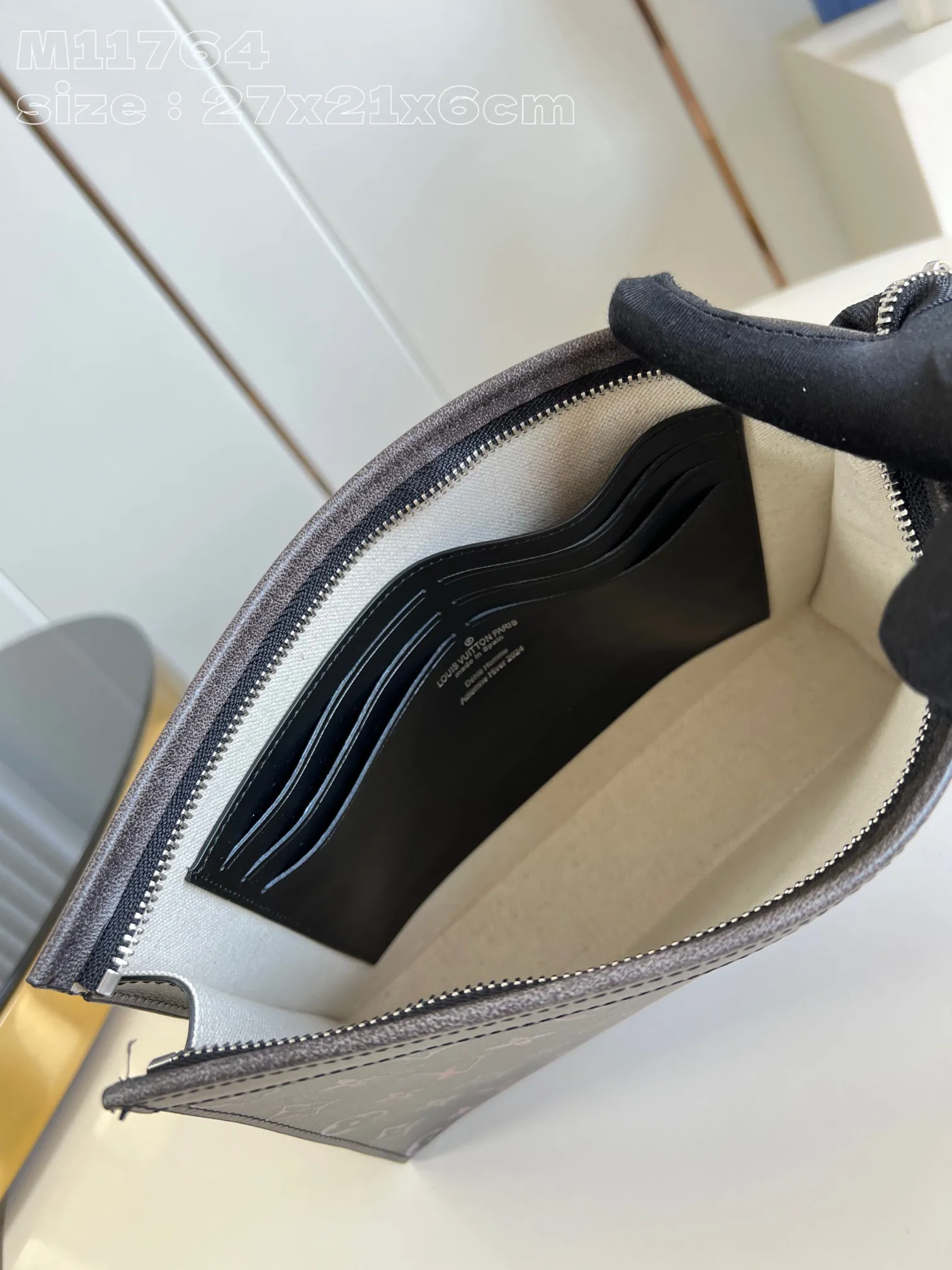 Louis Vuitton Pochette Voyage MM M11764 - 图片 10