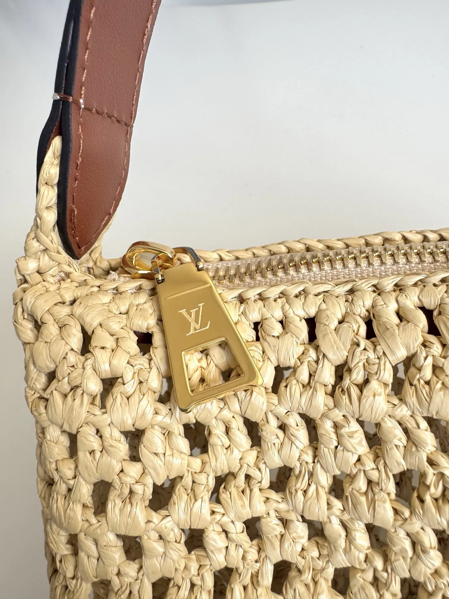 Louis Vuitton Hills Pochette M14304 - 图片 9