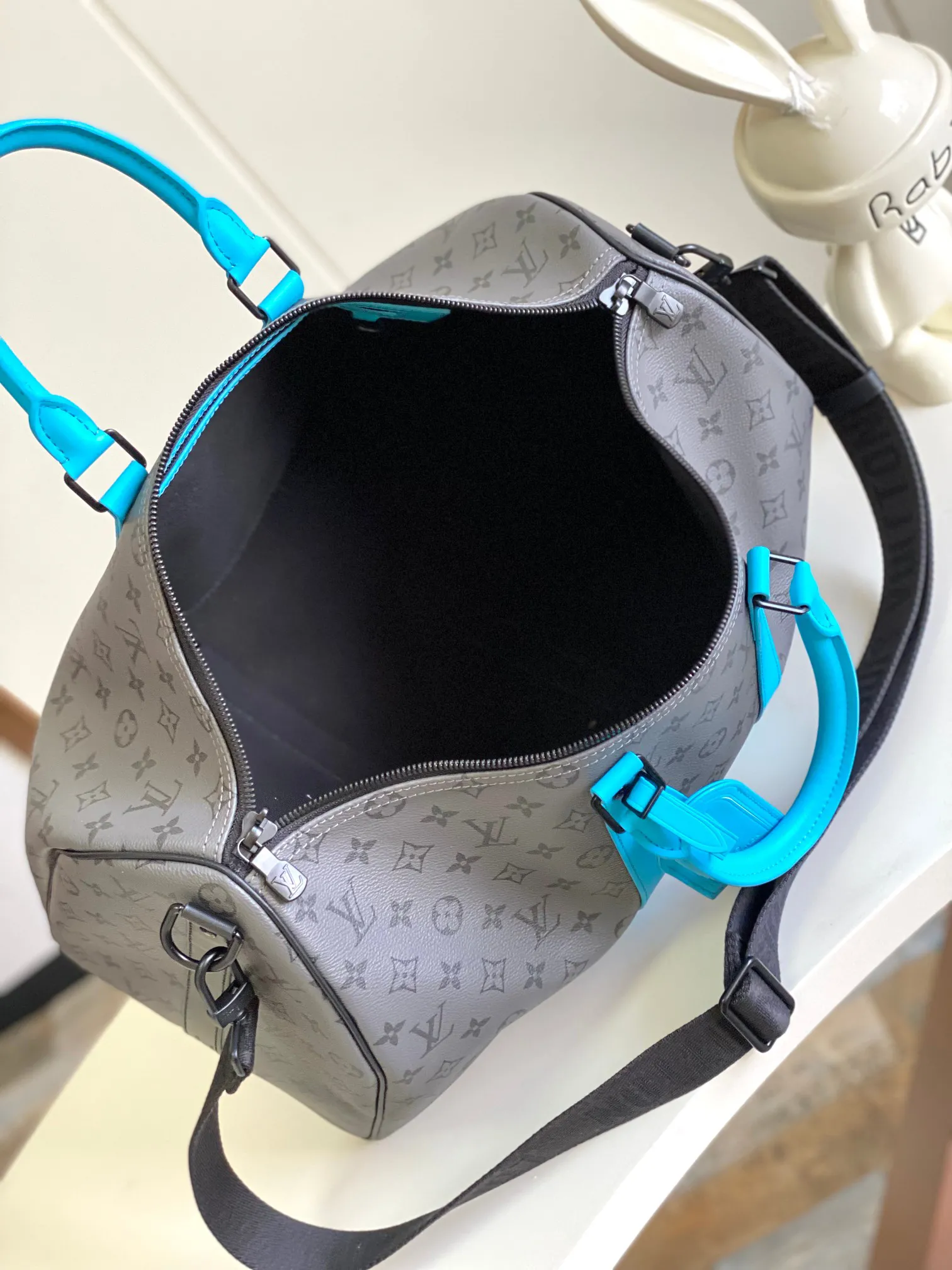 Alternative view of Louis Vuitton Keepall Bandoulière 45 M11481