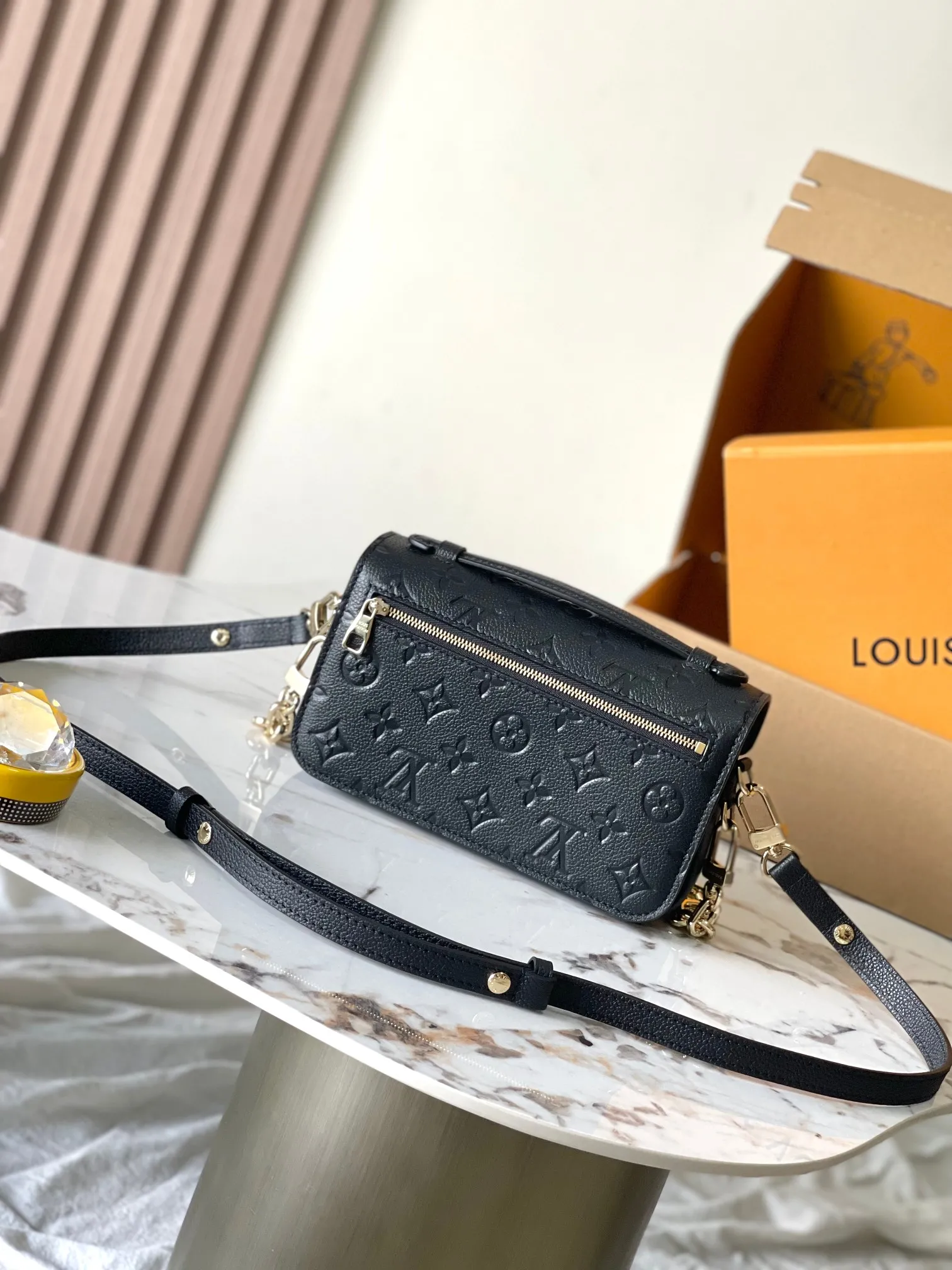 Louis Vuitton Pochette Métis East West M46595 - 图片 5