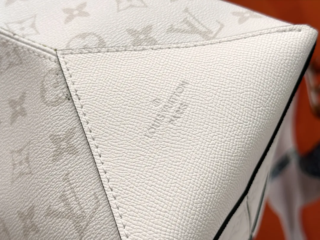 Louis Vuitton Weekend Tote NM M30919 - Image 8