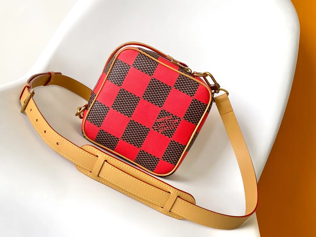Louis Vuitton Chess Messenger N40561 - Image 5