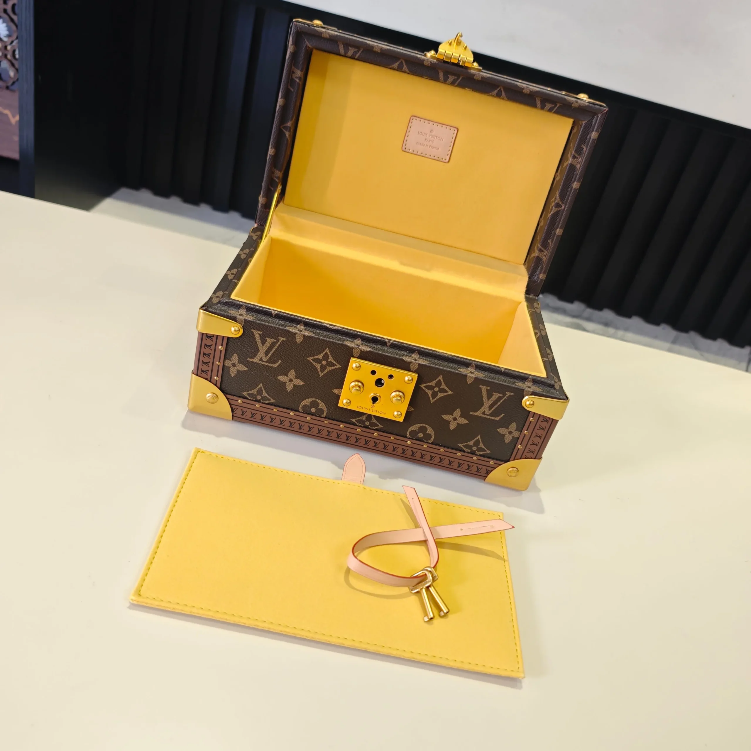Louis Vuitton Coffret Trésor 24 M10137 - 图片 10