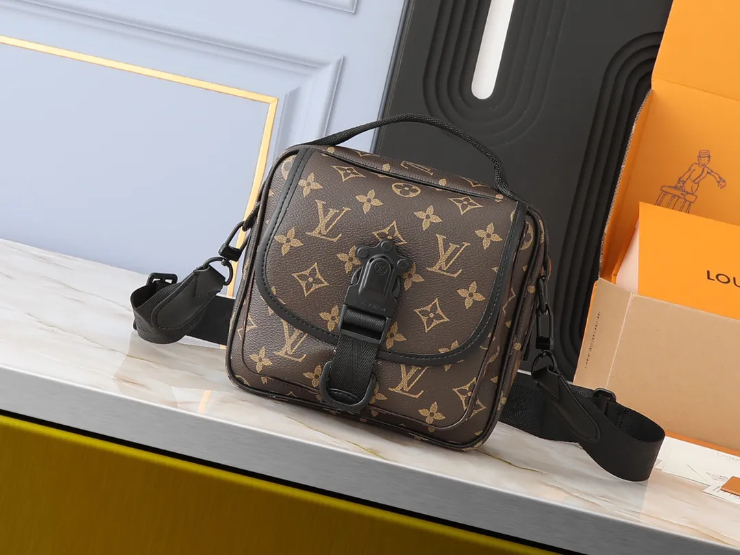 Louis Vuitton Quest Messenger M46973 - Image 3