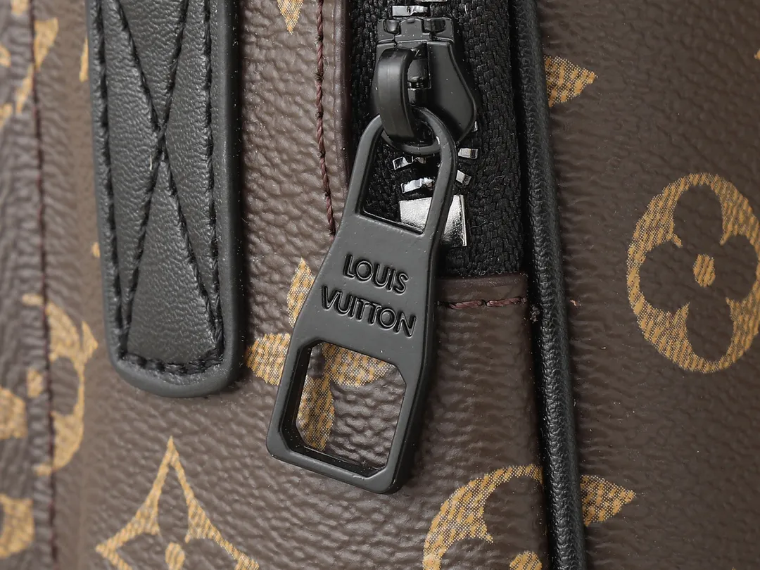 Louis Vuitton Quest Messenger M46973 - Image 8