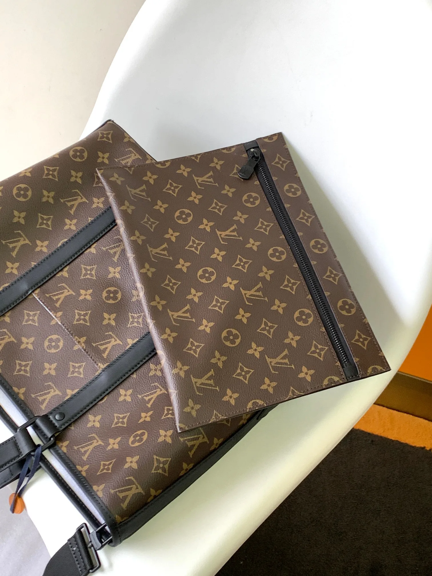 Louis Vuitton Week-end Tote M45734 - Image 10
