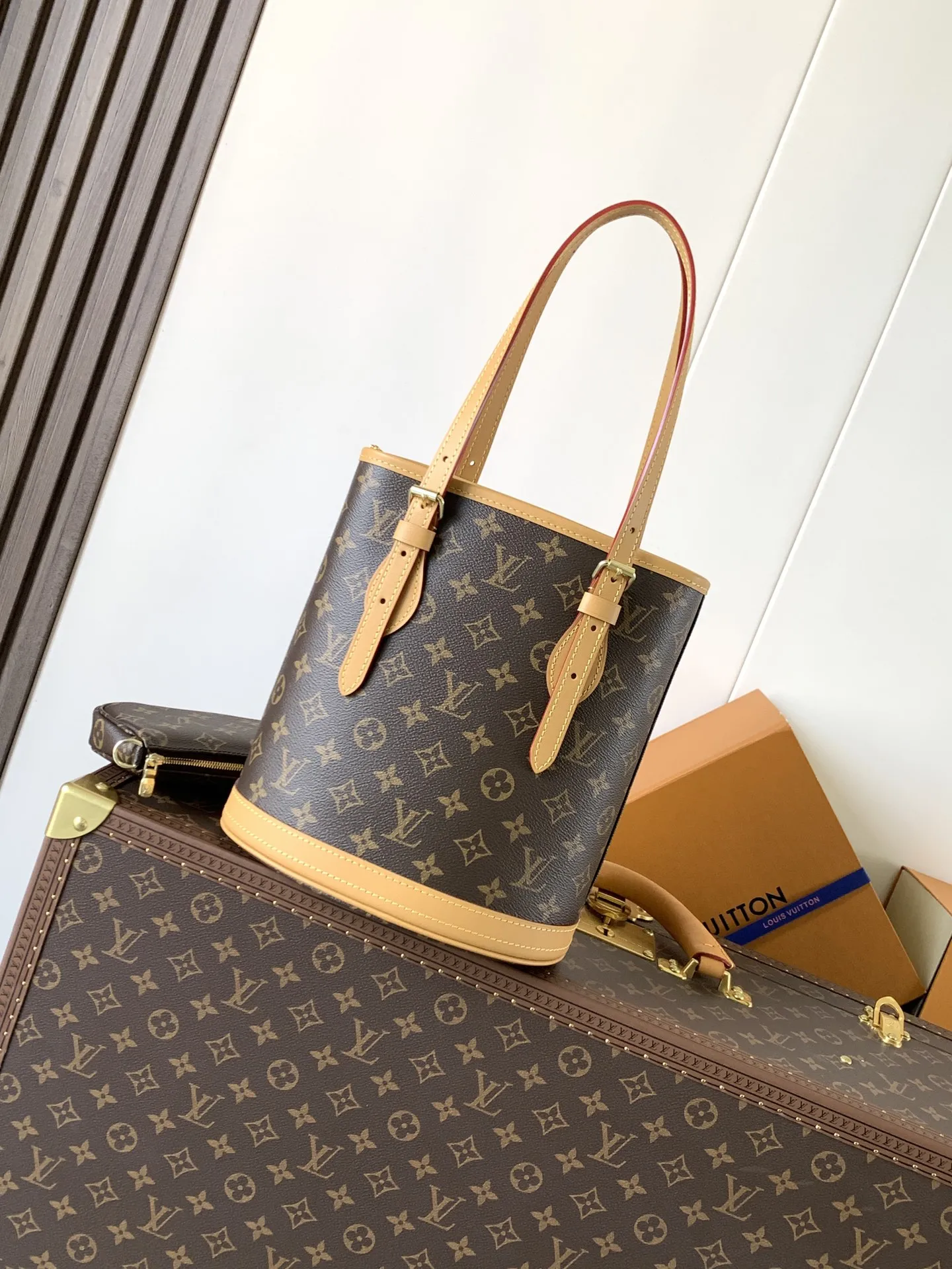 Louis Vuitton Petit Bucket M42238 - Image 3