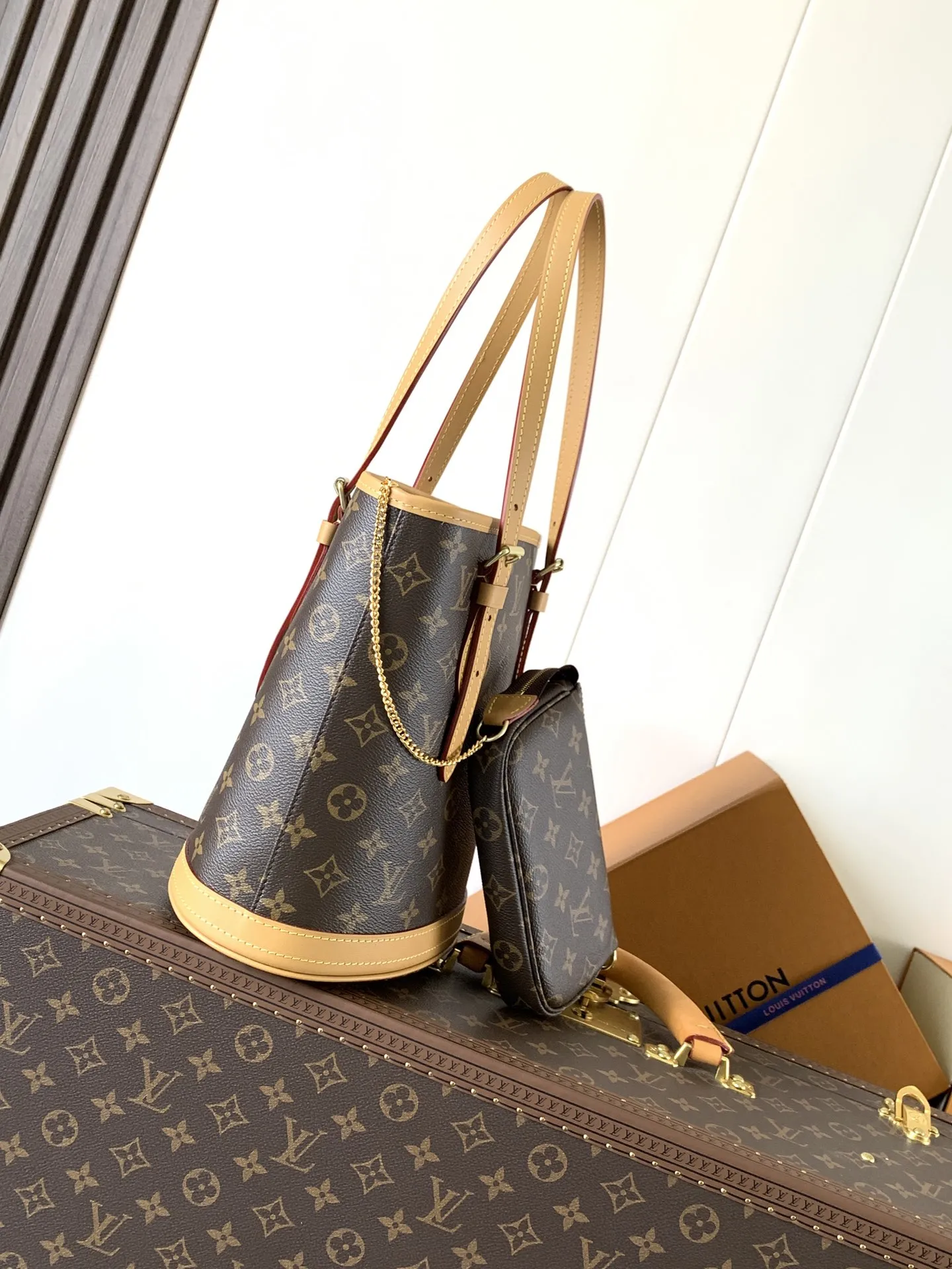 Louis Vuitton Petit Bucket M42238 - Image 5