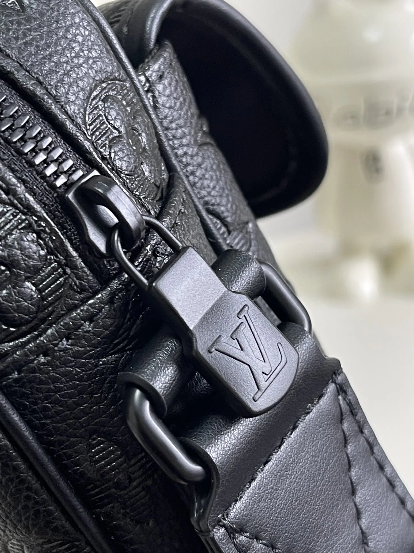 Louis Vuitton Getaway Messenger M12516 - Image 6