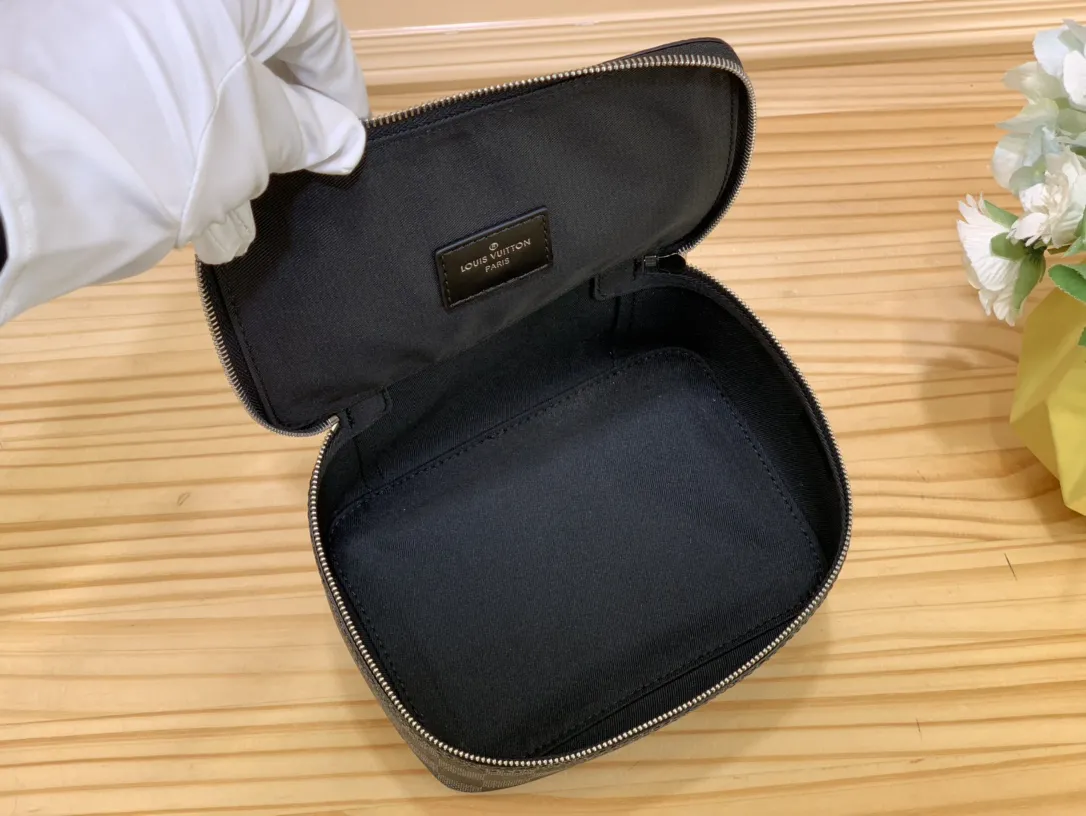 Alternative view of Louis Vuitton Cube De Rangement PM N40181