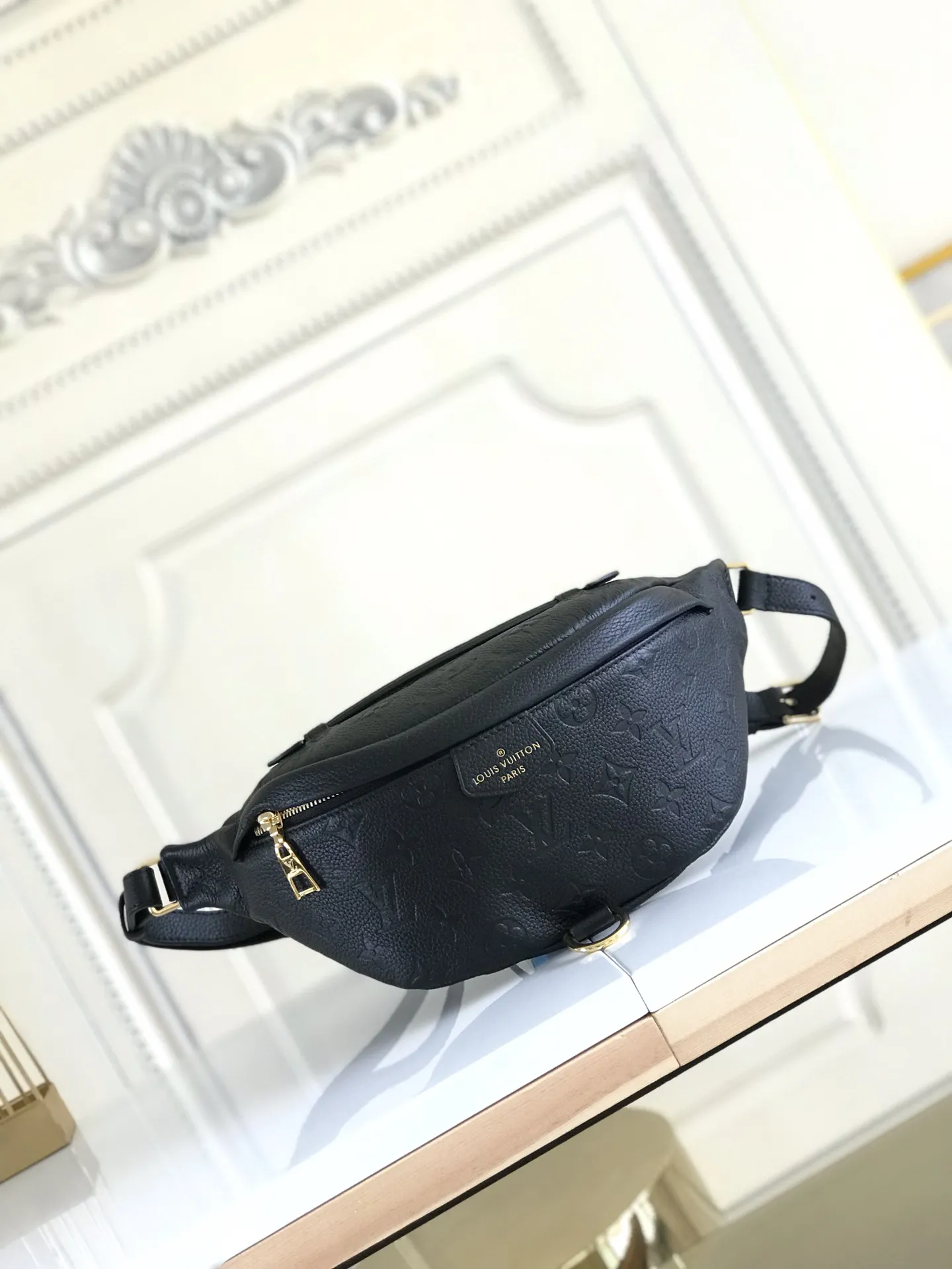 Louis Vuitton BUMBAG M44812 - 图片 3