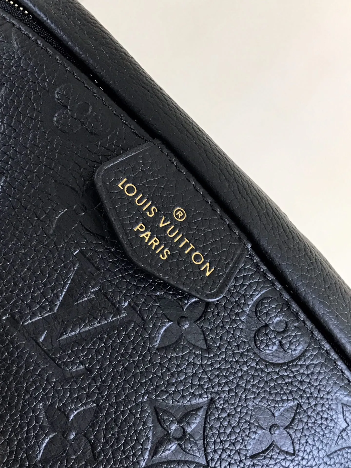 Louis Vuitton BUMBAG M44812 - 图片 6