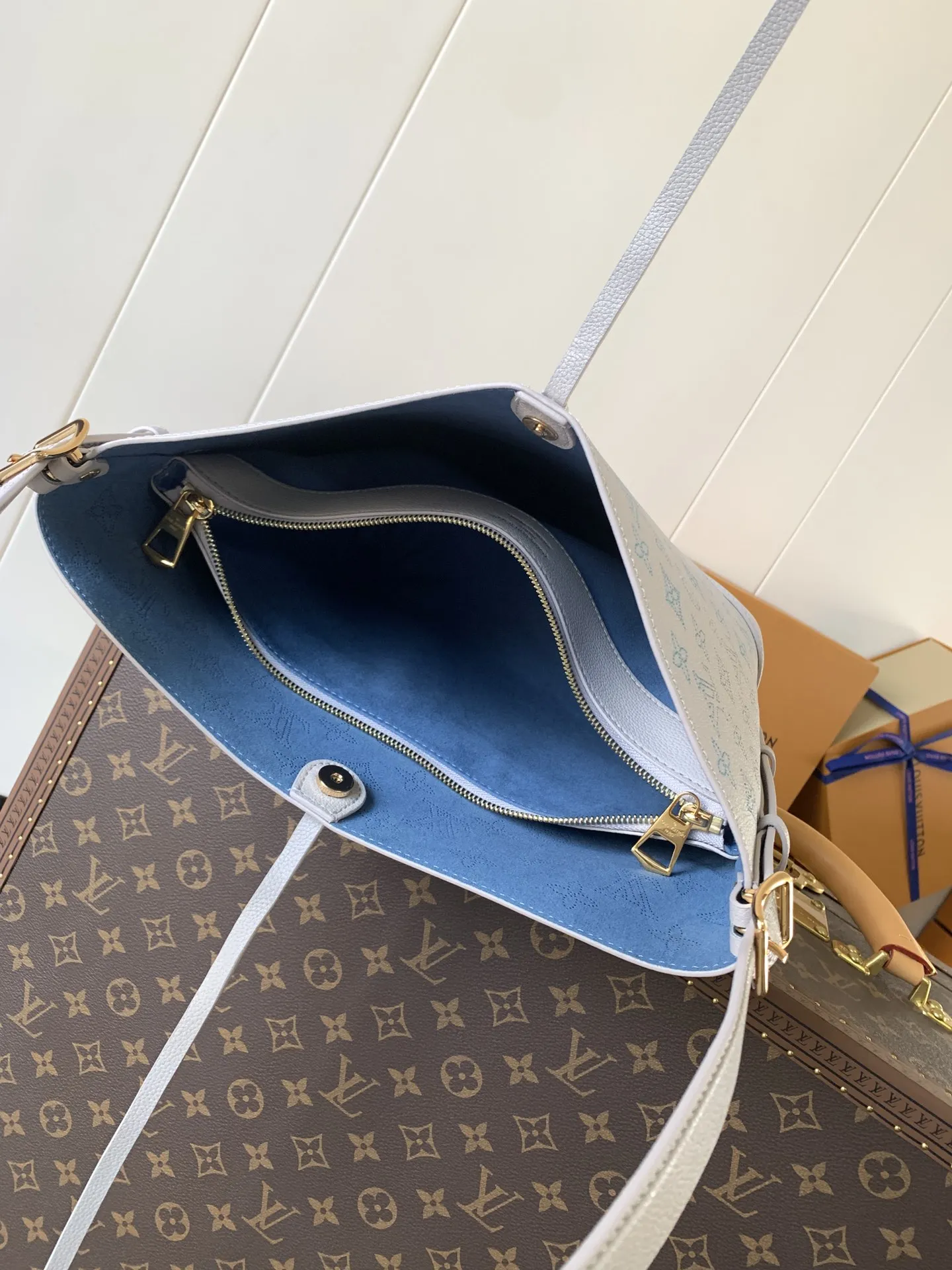 Alternative view of Louis Vuitton Flore M12496