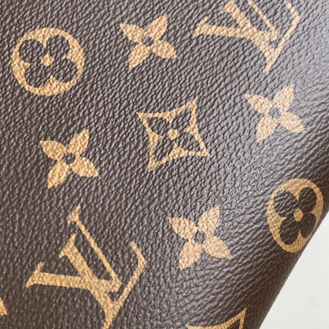 Alternative view of Louis Vuitton Daily Pouch M62942