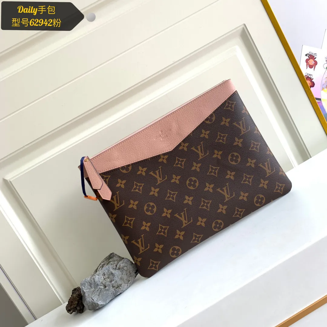 Louis Vuitton Daily Pouch M62942 - 图片 3