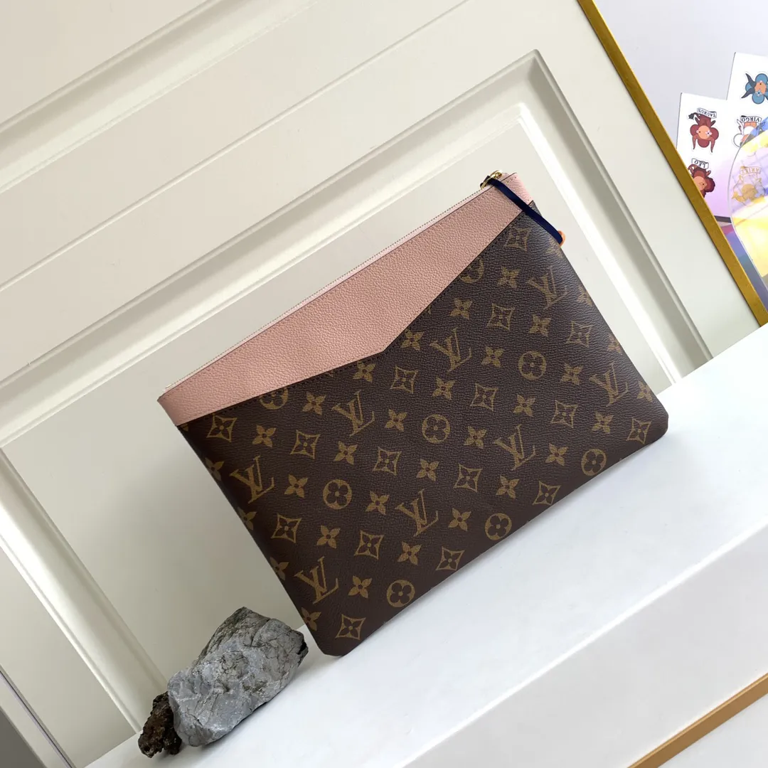 Louis Vuitton Daily Pouch M62942 - 图片 5