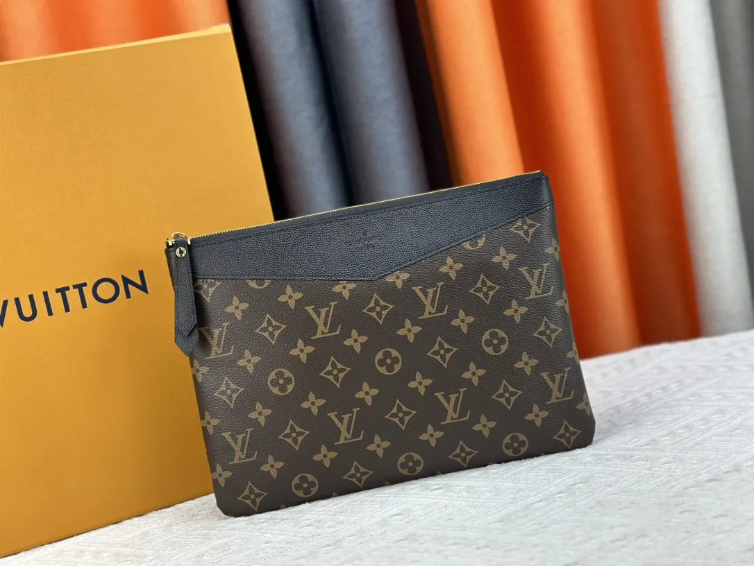 Louis Vuitton Daily Pouch M62048 - 图片 3