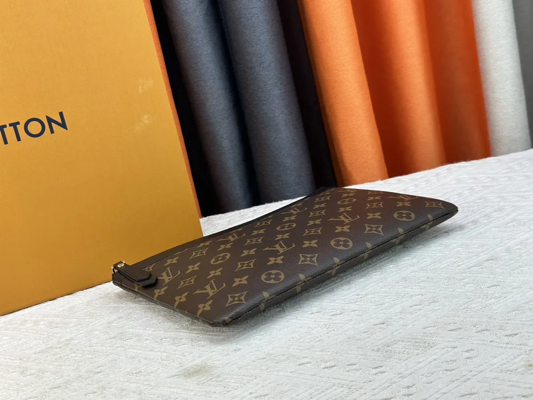 Louis Vuitton Daily Pouch M62048 - 图片 6