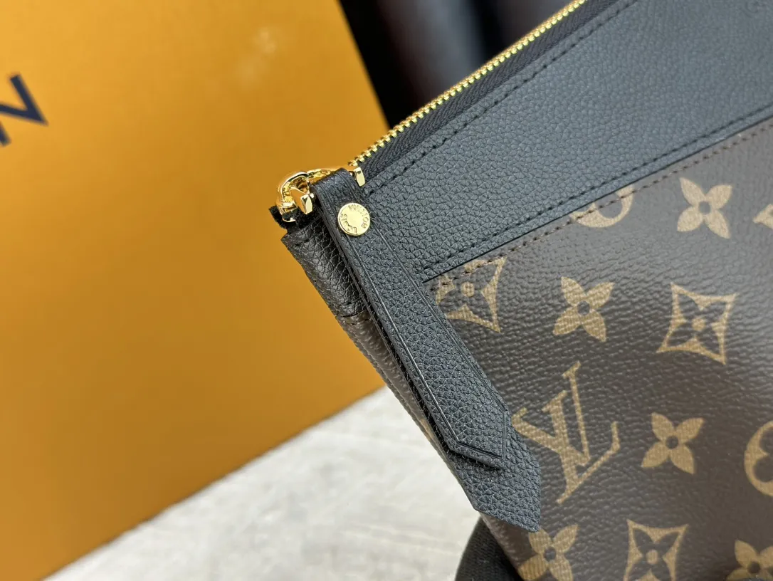 Louis Vuitton Daily Pouch M62048 - 图片 7