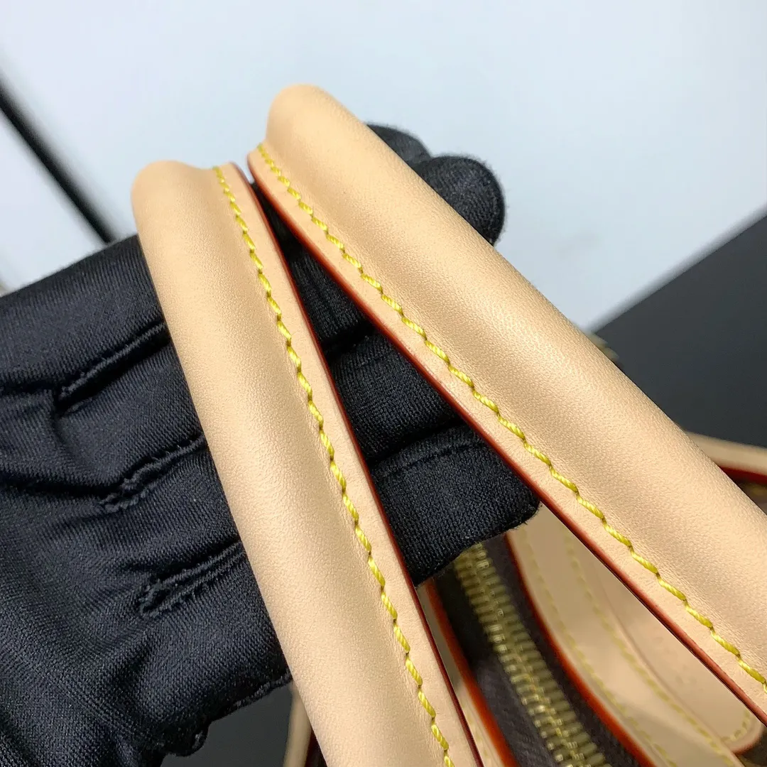Alternative view of Louis Vuitton Tivoli MM M40144