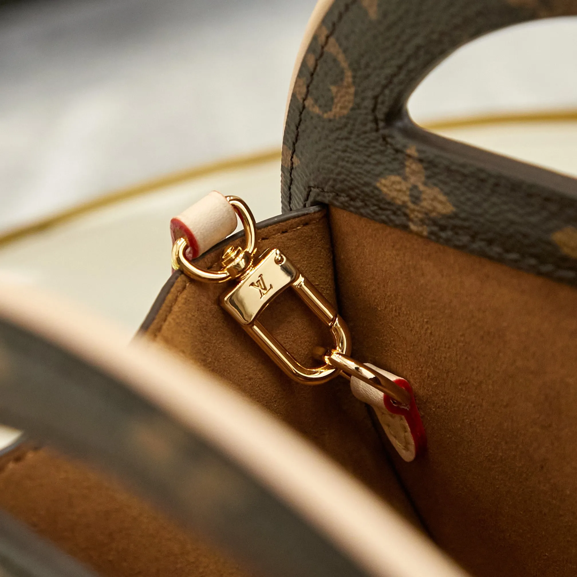 Louis Vuitton Around Me M47117 - 图片 8