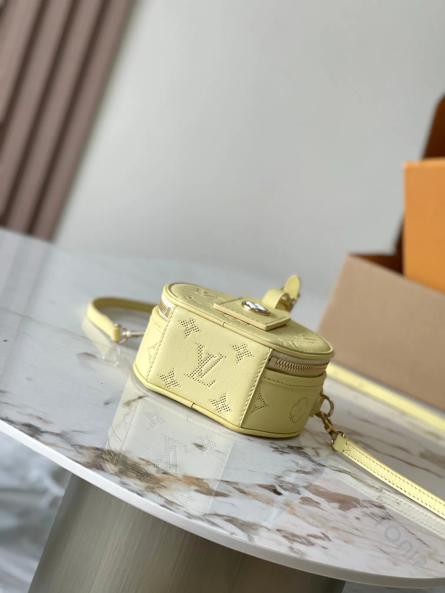 Louis Vuitton Mini Boite Chapeau M11294 - Image 6